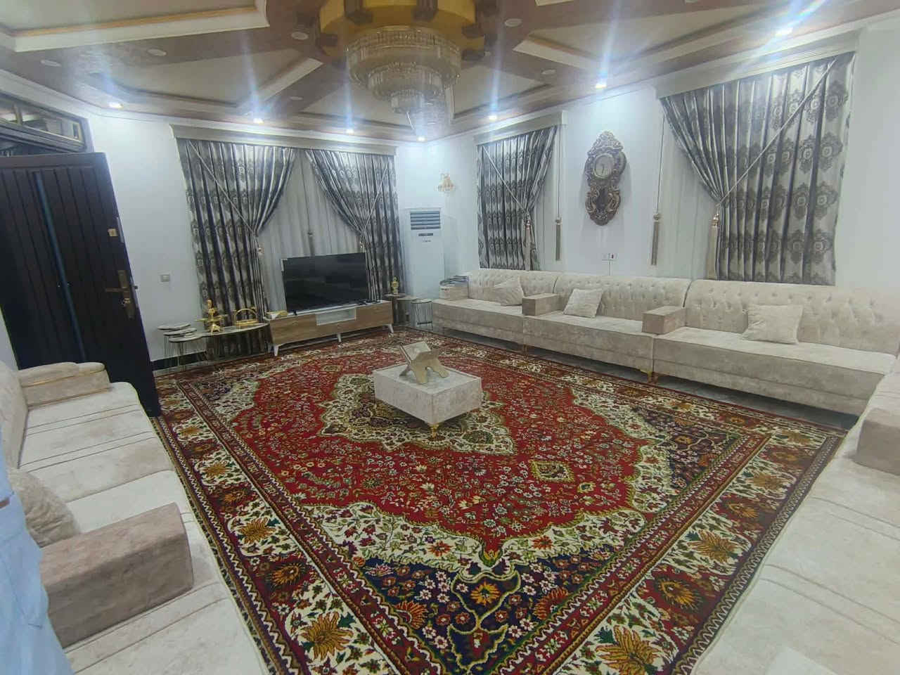 #معرض_حمودي_للاثاث
نعمل بنظام القسط والنقد قياسات وفصالات حسب الطلب علما انه يوجد لدينا كادر خاص الأخذ القياسات مجاني تكريت وضواحيها أكثر من 10 انواع اقمشه ويتوفر
الفصال والموديل الي يعجبك نشتغله
#معرض_حمودي_للاثاث 
 العنوان...... تكريت
 الزهور  خلف قاعه الشهيد ليث مقابل معهد الفنون الجميلة 
معرض حمودي
*********** اتصال او وتساب
*********** اتصال واتساب
