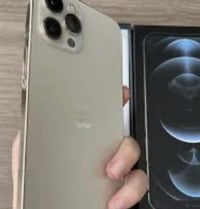 12pro max بطاريه وشاشه ٠٧٧٤٠٠٢٠٤١٠