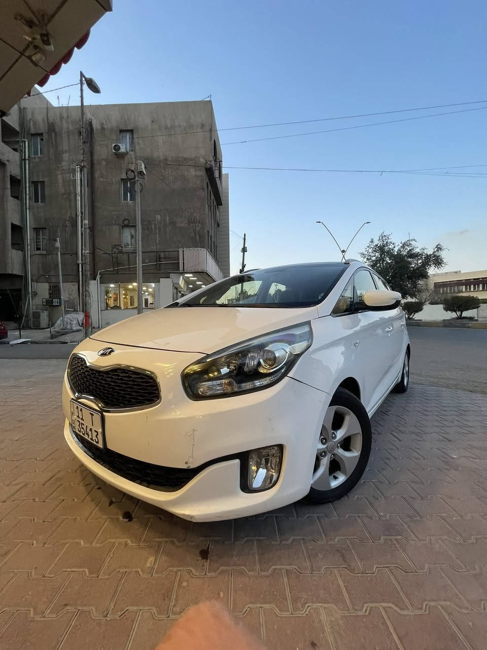 سلام عليكم كيا كارنز ٢٠١٤ خليجي مكينه ٢٠٠٠ دوش ماشيه ١٣٧ سياره بيها ربع جاملغ خلفي وربع دوسه صبغ بدون ضربه مواصفات بنوراما/حساسات/تحكم ستيرن/شاشه ايباد/مكاني بغداد الاعظميه للاستفسار اتصال فقط ***********
