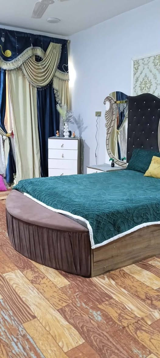 غرفه تركي ضخمه  تكمه نظيفه مابيه ضرر .ديوانيه .الاسكان .مقابل المعهد التقني ***********
