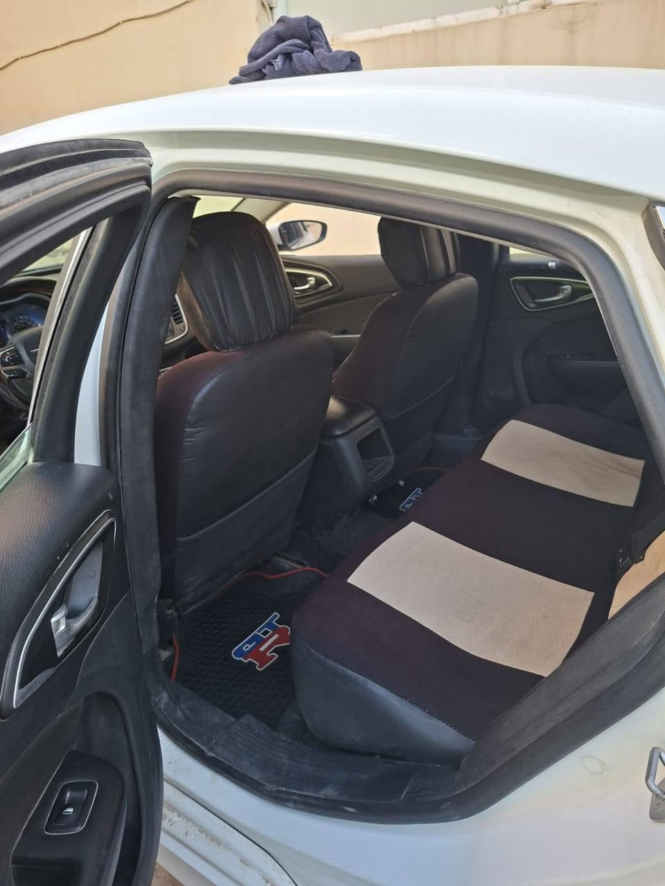 اللهم صلى على محمد والي محمد 
سي 200 مديل ١٥ رقم نجف بسمي مداور ثاني يوم ضرر جاملغ اماي فقط 
كير ٩ نمر كير مكينه خير من الله 
تبريد شغال حداديه وتخم تاير جديد 
دواخل نضيفه سياره جاهزه ومال جناي السعر ( ١٠٣ ) وبيه مجال قليل
الاتصال *********** مكلف بلنشر اتصل على رقم صاحب السياره
