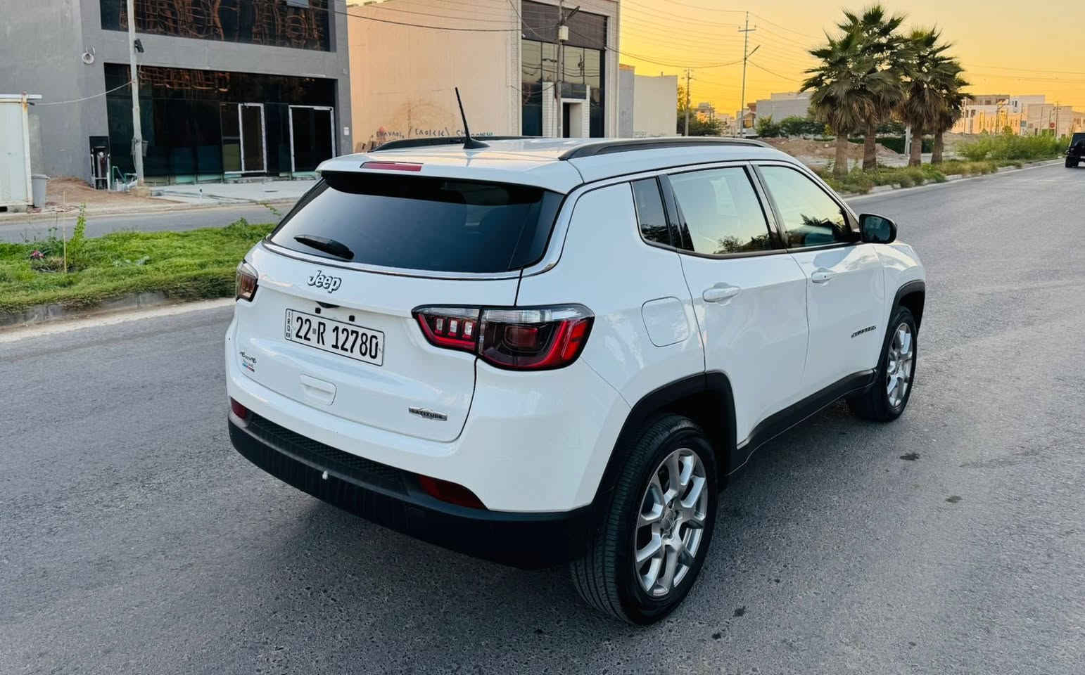 جێب کۆمپاس ٢٠٢٤ jeep compass LATITUDE
مواسفات ئەمریکی لاتیتديو
رەنگی سپی
رقم موبايل :***********
رقم موبايل :***********
سیارەکە بۆنیت سبوخە لەگەڵ جامرخی لای سایەقی بێ ژوری ئێرباگ سیستەمە 
سعر :149 وه ره قه و مجالەکی کەم
15 هه زار کم رويشتووه 
مواصفات 
شاشه گه وره  و كاميرا وبلاجكتؤر لايت وزينون وڤؤليؤم وECOوAUX شاشە داتاشۆ 

گێڕ  و تبريد  به شرت
تەحویل و غه رامه وبەناوکردن بەشەرت
سەنەوی تا ٢٠٣٠ 

شوين له هه وليرم
3c4njdbn4rt586608 :: رقم شانصي
