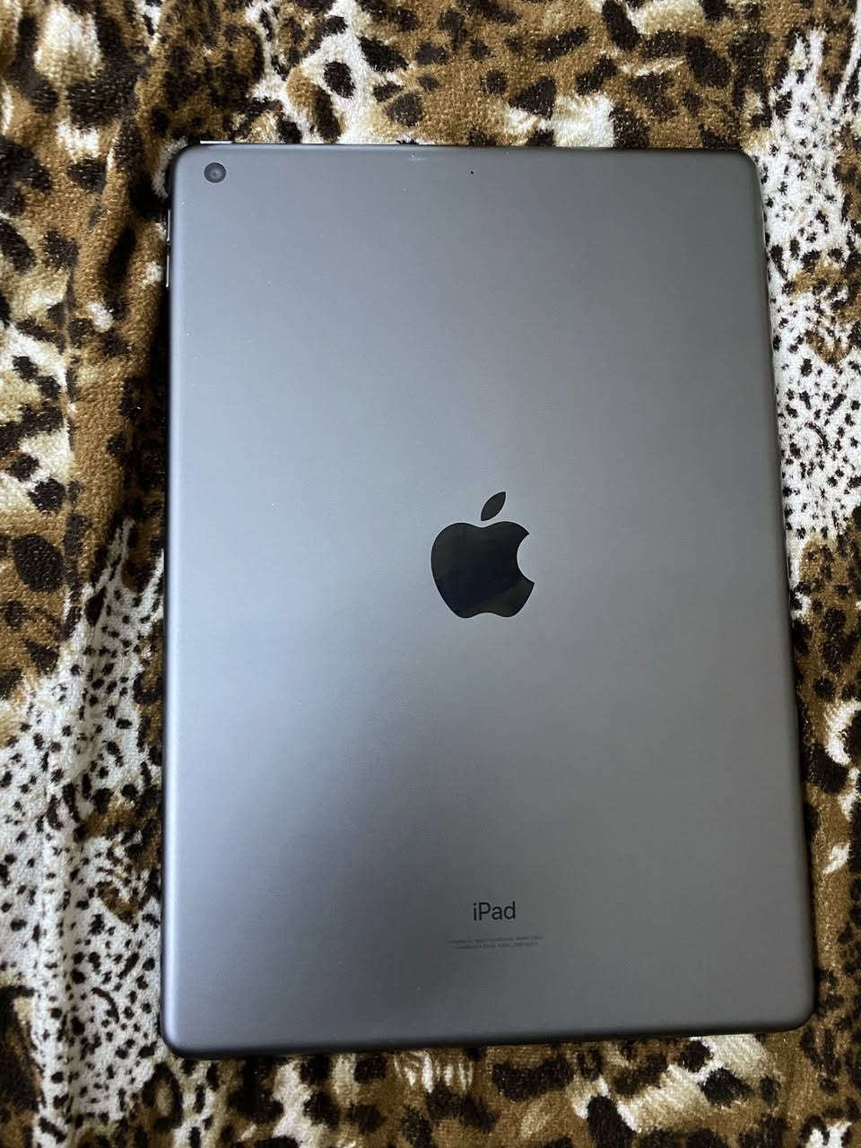 السلام عليكم ايباد ٩ للبيع نضيف كلش مابي اي زلغ ذاكرة ٦٤ الجهاز اني فاتحته بايدي سعره ٢٢٥ مكاني بغداد الزعفرانية واتس اب ***********

