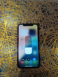 ايفون XR ١٢٨ • شاشة اصلية • فيس ايدي معطل