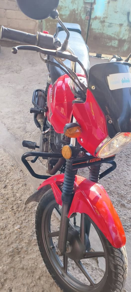 للبيع دراجه كي واي جديده موديل 2022اوراق بعد احله من الصور السعر خاص قضاء المدينه رقم الموبايل *********** او واتساب

