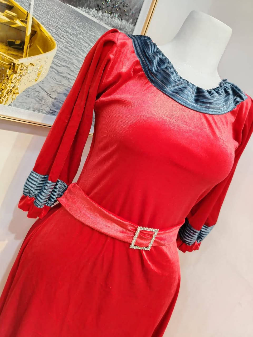 السلام عليكم
تصفيت بيج بضاعه حلوه ومرتبه بضاعه خير من الله 
صيفي شتوي 
لانجري 
تراكات 
كلابيات 
ملابس داخليه 
فساتين 
للتواصل ***********
