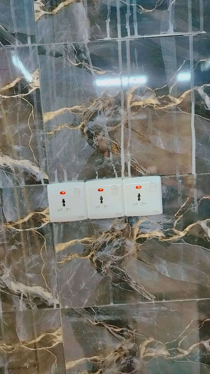 🔌 خبرة في أعمال الكهرباء المنزلية
✔ صيانة فورية
✔ عمل نظيف ومضمون
✔ التزام بالمواعيد
كهربائي منازل تكريت – أحمد
📞 ***********
