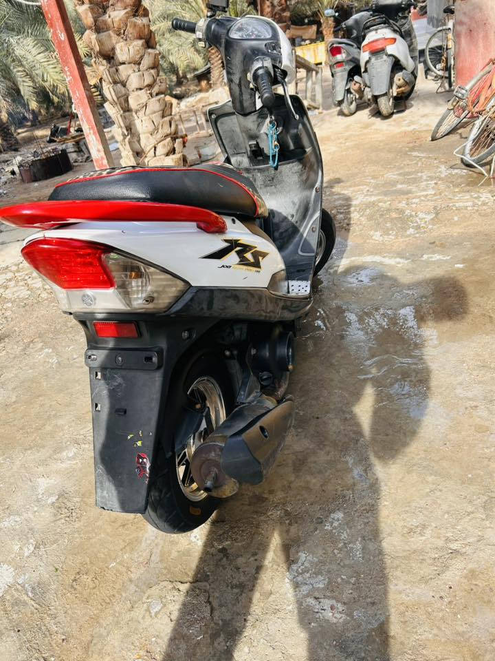 السلام عليكم ماكس عدله للبيع دراجه كامله من جميع النواحي 
تخم ويل كروم +تاير كهربائيات كله شغاله مكينه ناعمه وحلوه 
مثل ما موضح بالصوره السعر{{700}}وبيها مجاال العنوان البصره ابي الخصيب للاستفسار ***********
