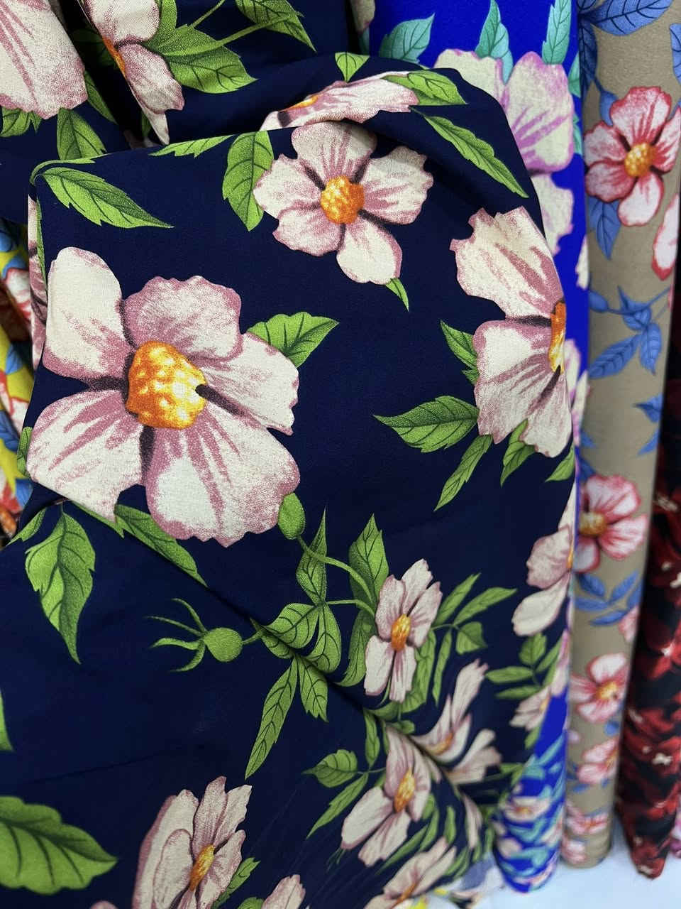 المحل مفتوح 
كشمير ايطالي دبل صبغ قطعه مترين ونص ب 6 فقط
اقوى تنزيلات على مستوى العراق والعالم
🔥🔥🔥🔥🔥🔥🔥🔥🔥🔥
متواجدون كل ايام الاسبوع من 3ونص عصرل 11 ليل

 ☎️ *********** واتساب
شارع تولةفروش مقابل معمل النسيج
✨♥️✨مجمع دلسوز البزاز✨♥️✨
