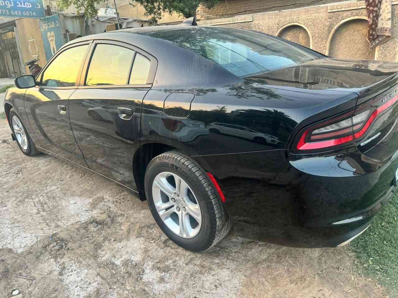 سلام عليكم 
دوج جارجر موديل 2023 
سياره مكفوله كفاله عامه عده 
دعاميه خلفيه فقط
كولها على وضع شركه
سياره جاهزه للاخير  مايحتاجلها اي مصرف
أرقام وسنويه كله جديده 
بااسمي تحويل مباشر
العنوان بغداد  الدوره 
***********
