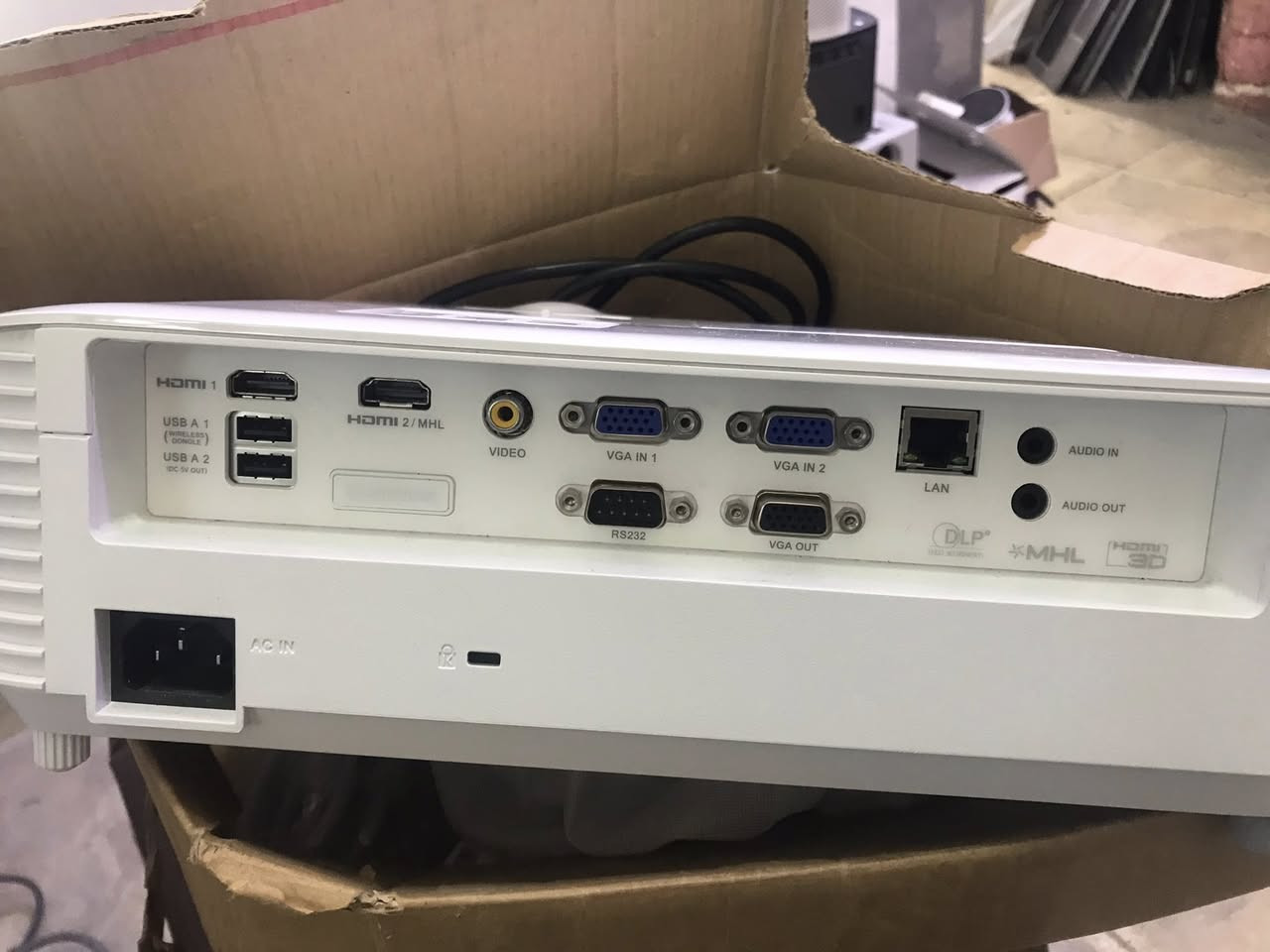 السلام عليكم .داتاشو نوع ايسر جديده سعر 300الف .مكتب صخر باب الشرجي ***********
