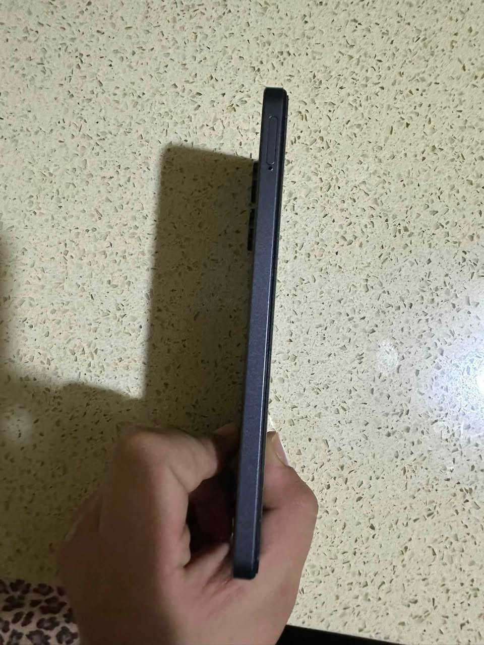 اسلام عليكم للبيع realme ul  جهاز نضيف جدا مابيه شخط واحد لابشاشه الشاصي كلش نضيف مابيه شخط واحد ذاكرته64  ابد ابد مايصرف شحن ضهره ايضا مابيه شخط واحد وسعره👏🏻135 وبيه مجال بسيط مكاني كربلاء طويريج رقمي👈🏻***********وبيه واتساب
