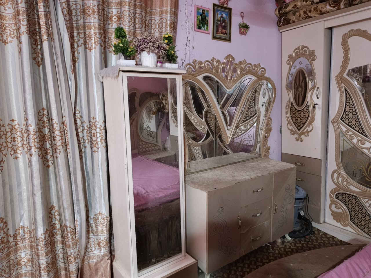 غرفه نوم للبيع  نظافه ٩٠٪
المكان منطقه المهدي السعر خاص أو الاستفسار واتساب أو على الرقم
***********
