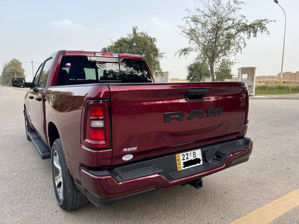 ‎السلام عليكم
Dodge RAM  2025 الشكل الجديد

V6  3600 
‎✅المواصفات : 
رادار امامي وخلفي وحساسات امامي وخلفي
‎شاشة وسطية كبيرة كاري بلي واندرويد اوتو
‎نقاط عمياء 
‎كاميرا خلفية  
‎تشغيل بصمة (stop/start)    
‎كير اوتوماتيك 8 سرعات  
‎تحكم ستيرن 
‎مثبت السرعة 
‎نظام توفير الوقود eco mode
‎نظام مانع الانزلاق و الثبات
‎عداد المسافة / 6 الف فقط اخت الزيرو
‎سيارة باب سكن صبغ فقط بدون تبديل بدون ايرباك بدون
‎ اي ضرر داخلي
‎الموقع / بابل الحلة
مرقم اربيل كامل باسمي هزة وسنوية جديد
تحويل مباشر
***********
