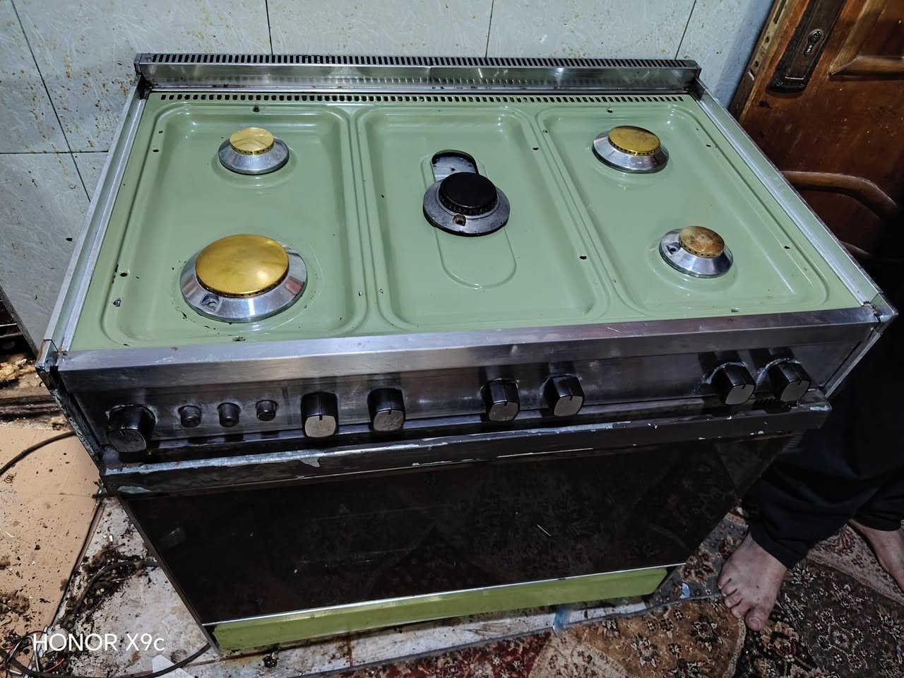 ورشه ابو علي صيانة طباخات تصليح وتنظيف انواع طباخات الحديثه والقديمه صيانة موقعيه الكرخ والرصافه نتصلو وبل خدمه ***********
