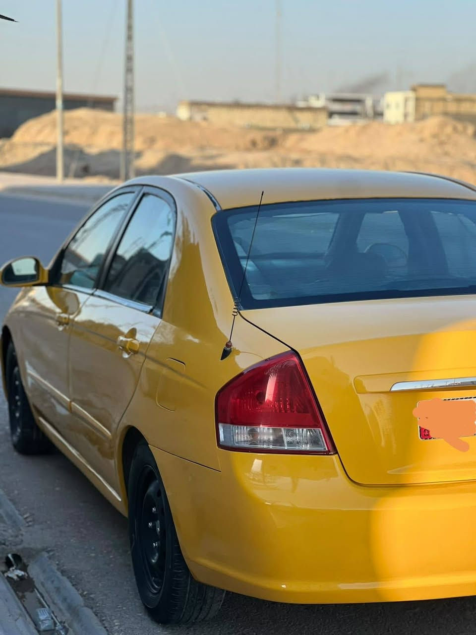 سلام عليكم سبكترا ٩ مكفوله من الضربه والتبديل بيه طخه بسيطه يم قبق البانزين بدون عابر كير ومحرك ٢٠٠٠ خير من الله تبريد شغال كهربائيات كله شغاله وتحياتي للجميع رقم الهاتف *********** مكان السماوه
