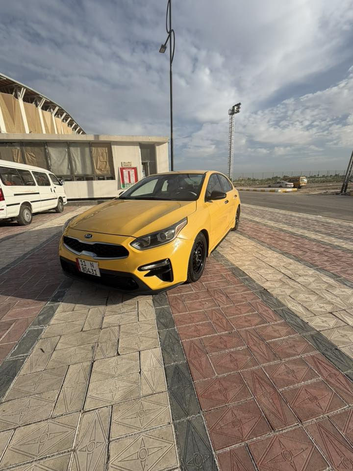 سلام عليكم فورتي مديل 2020 لبيع تفاصيله ضربه حوض  لأمامي بيه بنيد بدل جاملاغات المامي مرخه مكينه ضعف بيه عنوان  ناصريه مركز *********** سعر 120 وشراي بيه مجال
