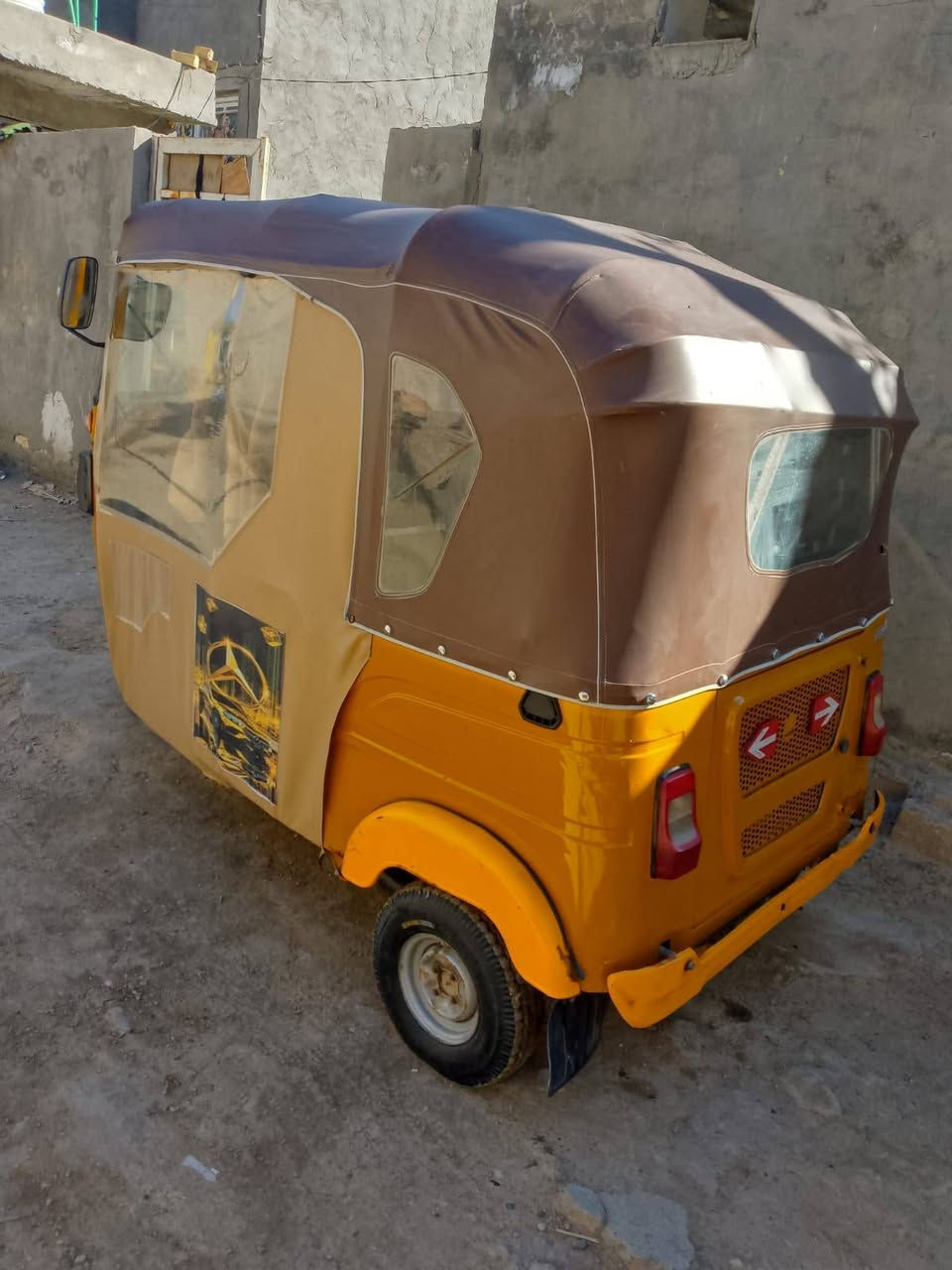 سلام عليكم تكتك موديل 21  تكتك نظيفه من محرك حداديه، واسكن كله جديد تكتك مامتعوبه، رقم سنويه مكلف بل نشر عنوان بابل حمزه غربي رقم الهاتف ***********
