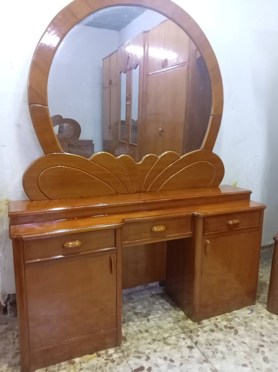 مكلف بلنشر غرفه تسكام نجاره صاج درجه أولى 850 وبيه مجال مكانه حله للإستفسار الاتصال بلرقم***********
