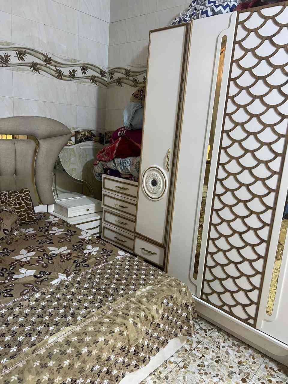 غرفه نوم تركيه درجه اولئ 9قطع سعر 850وبي مجال مكان بغداد الامين ***********
