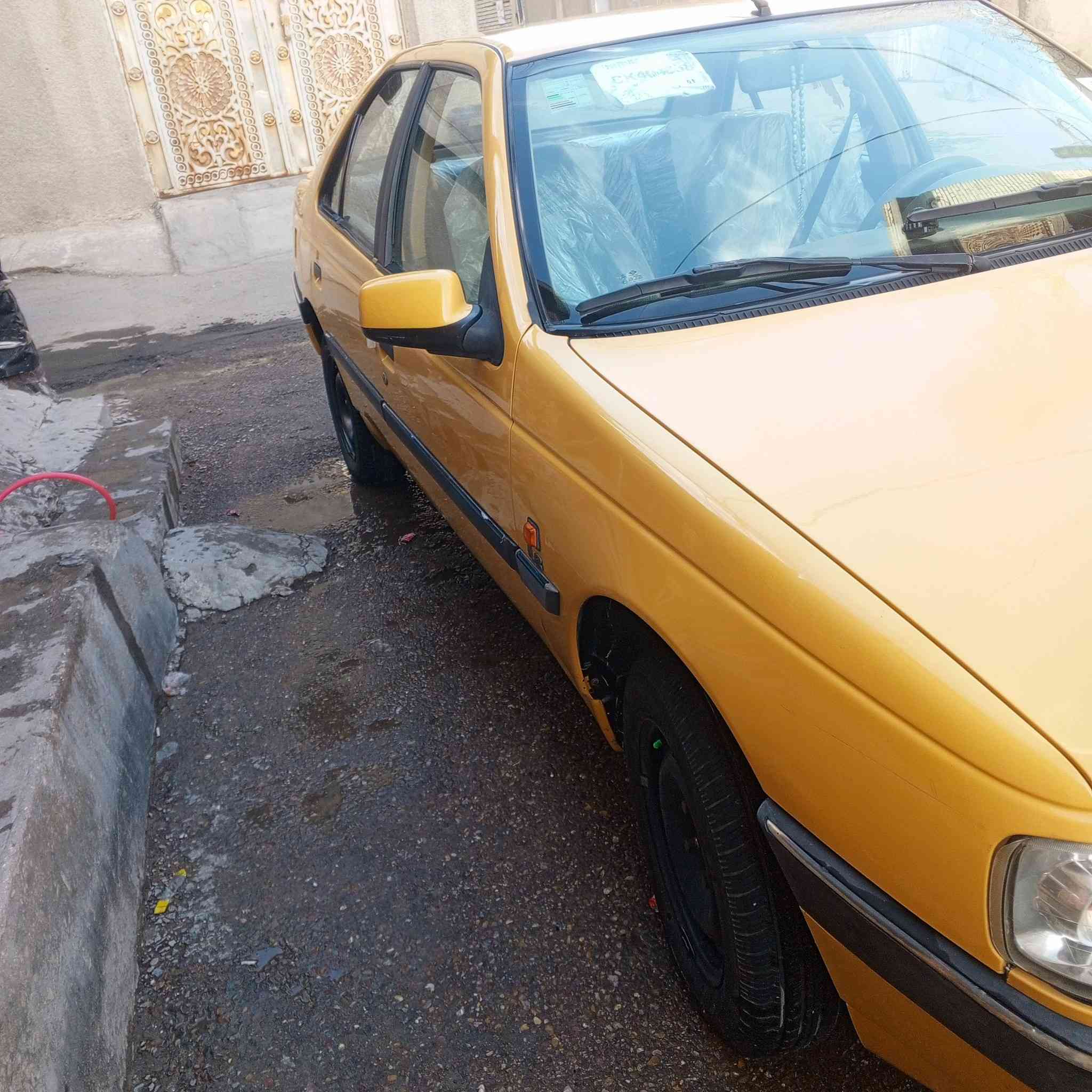 السلام عليكم 
بيجو لميس 2016
سياره كير محرك خير من الله 
تبريد تدفئه شغال سيارة لا تنقيص ولا تبخير مكفوله من الخياس والبارد وقطره صبغ ما بيها 
رقم بغداد إنكليزي دولي باسمي مصفره هيه وغرامه 
مكان بغداد مدينة الصدر / *********** / ملاحضه السيارة ممشتغله تكسي فقط الدوام
