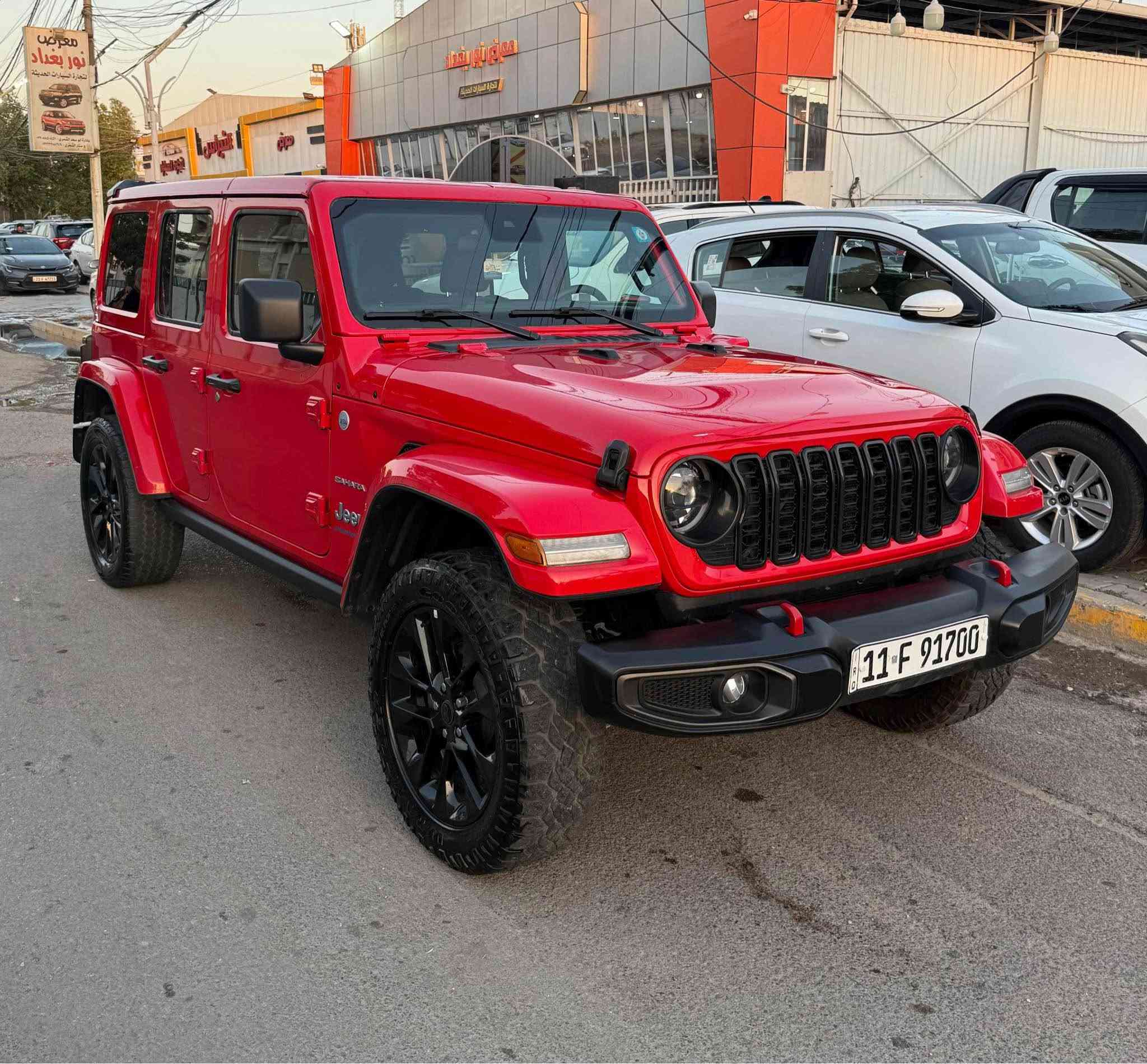 🌹🌹تحية طيبة🌹🌹
جيب رانكلر 2024 احمر 🔥🔥🔥
امريكي حادثة فقط دعامية تعتبر كلين 
صور الحادث مرفقة بدون دواخل 
مواصفات
بلكن 3 انظمة قيادة / بصمة تشغيل وابواب وتشغيل عن بعد / سقف منفصل / شاشة كار بلي الجبيرة / جام اوتو /
تبريد قطعتين / مود درايف 
ماشية 43 الف 
محرك مفتوح هسه يشتغل بانزين عادي 
كير مكفول 
رقم بغدا د الجديد باسمي 
السعر 270 ورقة او مراوس 
مكاني بغداد معارض الكريعات 
*********** بغداد, العراق
