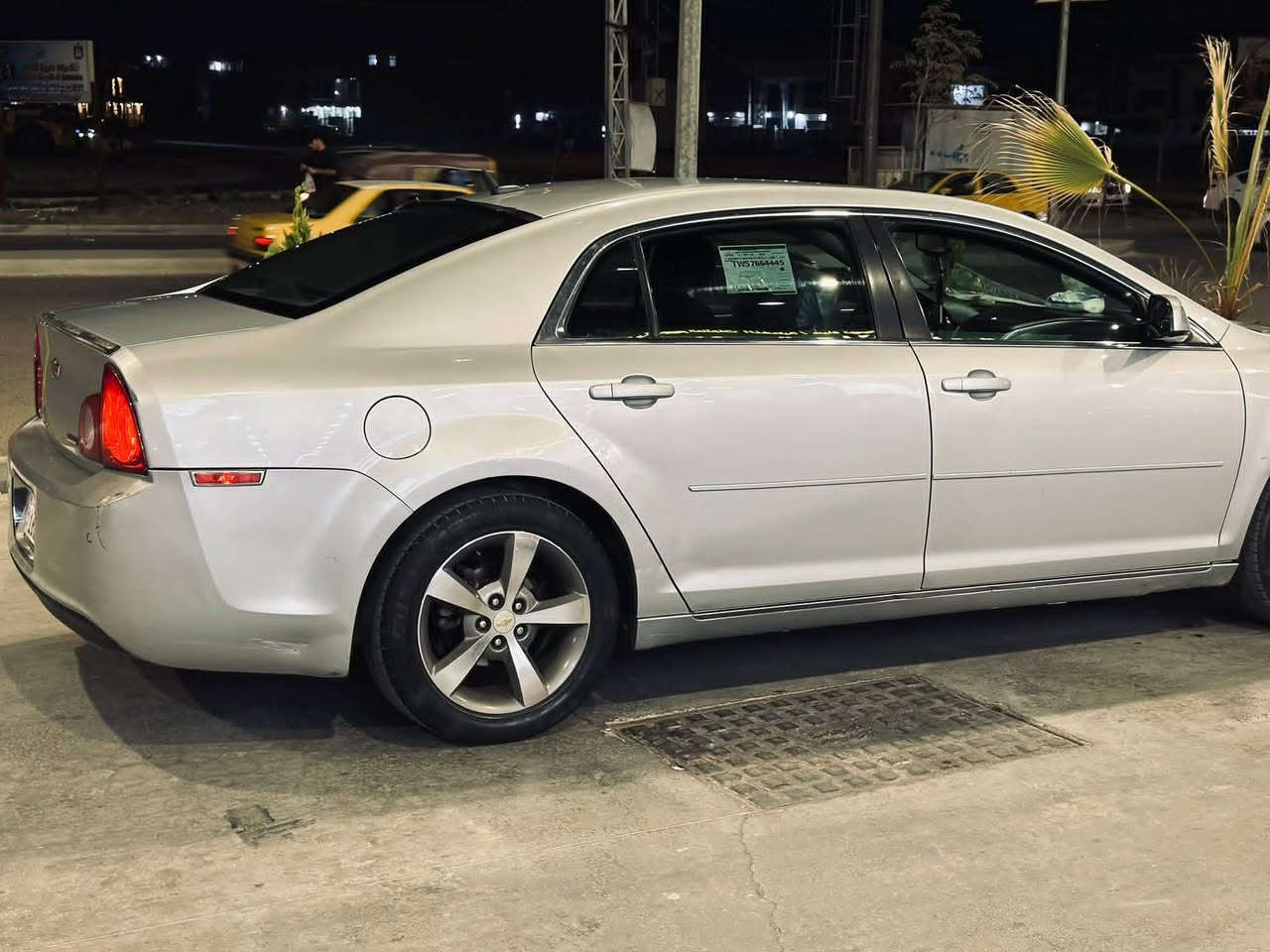 السلام عليكم ورحمه الله وبركاته
ماليبو 2011 معروفه مواصفاتها 
داخل اسود 
كشن السايق كهرباء 
شاشه كار بلي
4 سلندر  
مكينه 2400 مكفوله 
كير مكفول 
تبريد ثلج مكفول 
صدر ٨٠ %
باتري جديد 
كهربائياتها كلها مكفوله
عدة سياره متكامه سبير وجك وطفايه جدد ما مستخدمات 
السياره بأسمي تحويل بشرط
بيها قطعتين صبغ موضح بالسونر 
السعر ٨٥ وبيها مجال بسيط 
السياره/ بغداد /حي الاعلام
الاستفسار اكثر الاتصال على الرقم
***********
