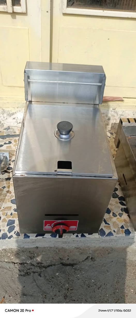 گرل فنگر وبرگر للبيع اخو الجديد استعمال شهر واحد

225 وبيهن مجال للشراي ...


**إذا كنت صاحب هذا الإعلان وتريد حذفه لأي سبب، رجاءا أرسل رسالة إلى الدعم الفني**