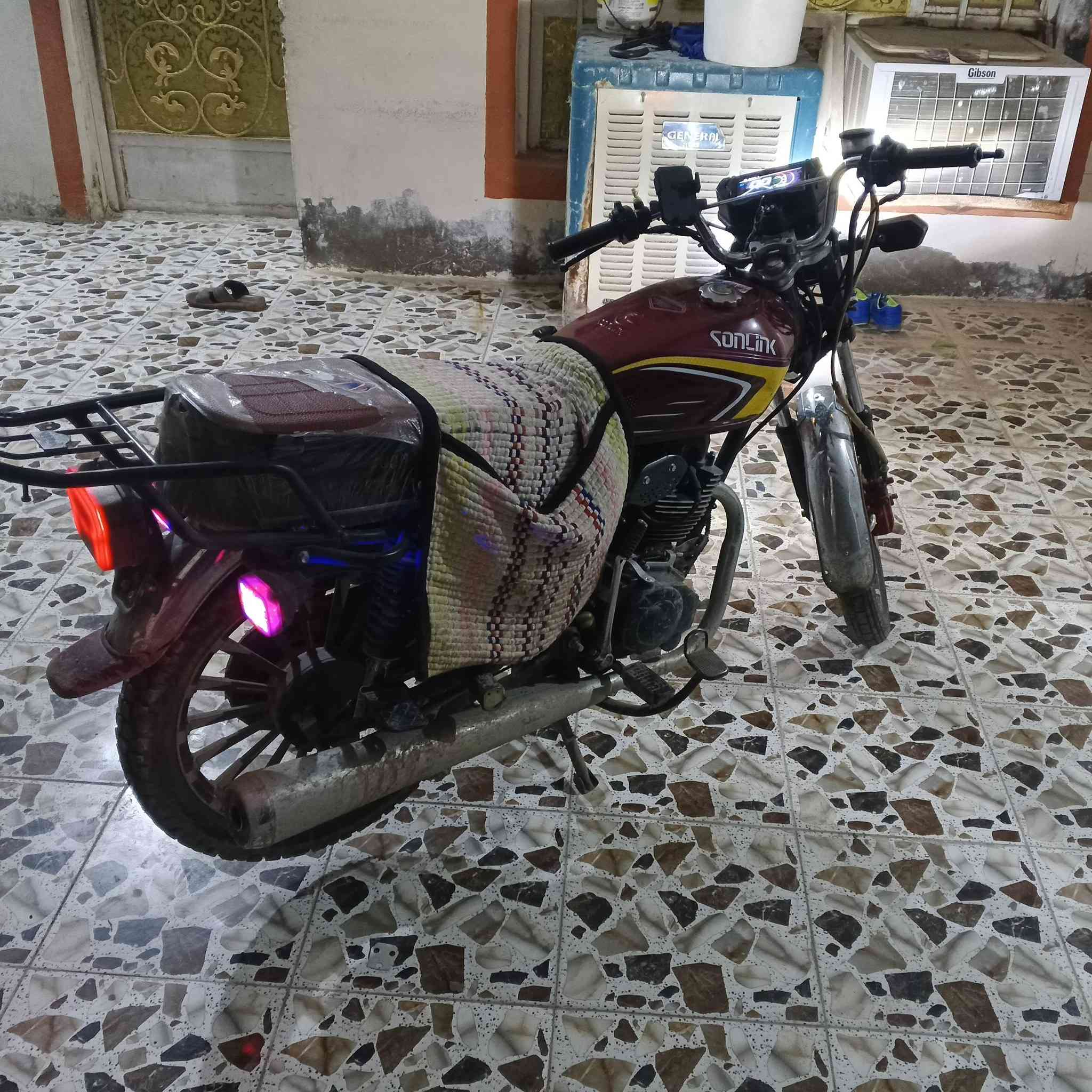 السلام عليكم سيفان 24 محدث 25 شلعه ومعدل فول عداد الإلكتروني 
للبيع السعر 680 وبيها مجال
‏‪***********‬‏
