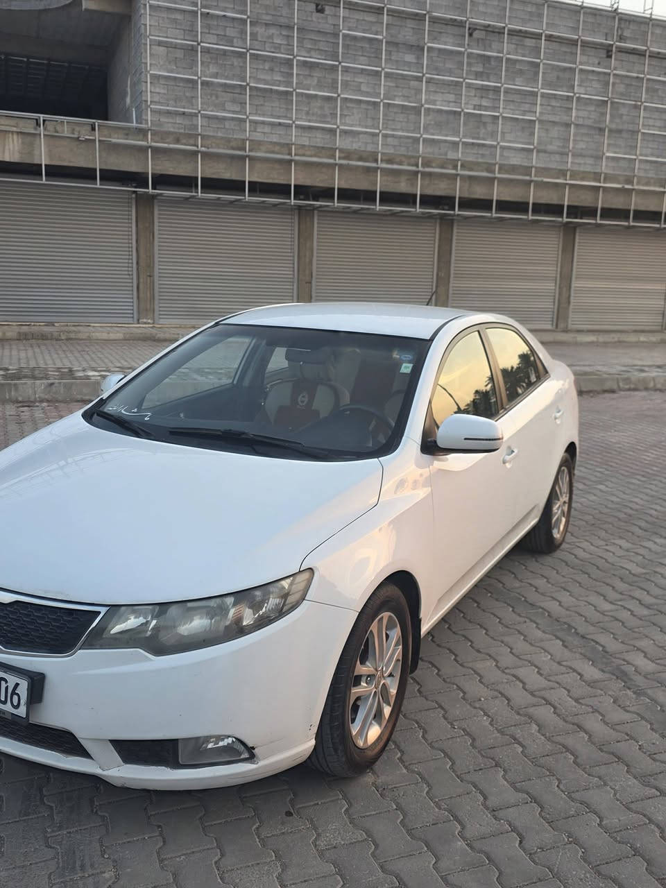 السلام عليكم 
كيه سيراتو 2011
مكينه 1600
بدون صبغ  والسونار موجود ويه الصور 
وارد خليجي
كير مكينه شرط
رقم سيلمانيه رقم انكليزي سنويه حد 2029
مكان ديالى خانقين 
سعره 112 وبيه مجال 
الرقم ***********
