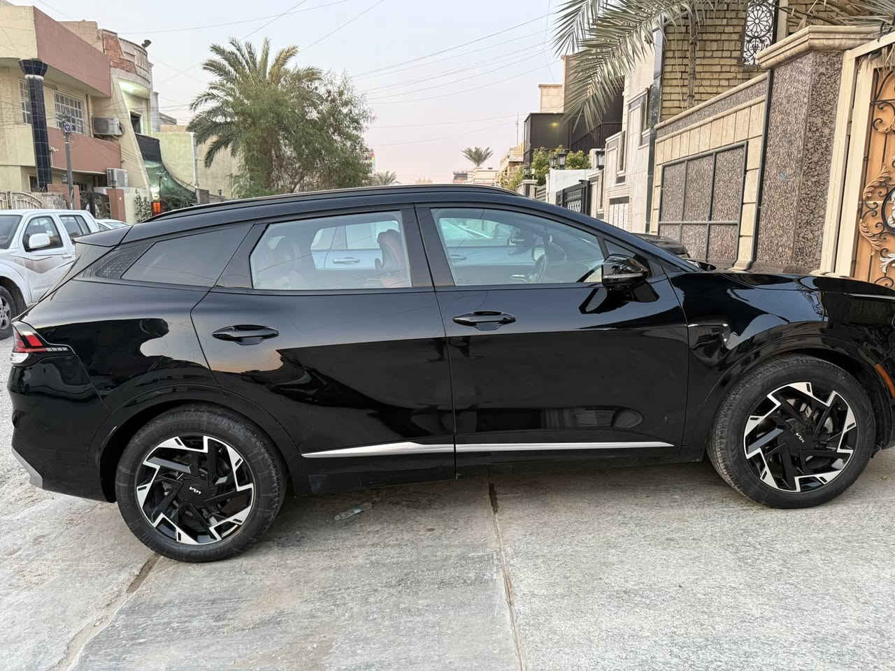 سبورتج ex البرستيجج 2023 ام الداخل الاحمر. للبيع او المراوس سياره مكفوله كفاله. عامه من صبغ والتبديل كله ليبل واحد بعده بجيس  وسنار المندلاوي مرفق بصور  5كامرات 
بنراما تشغيل عن بعد 
4*4 فور ويل مودات قياده 
شاشه متصله دجتل مع مودات شاشه ٣ وضعيات مختلفه 
5 رادرات مع حساسات امامي وخلفي. 
تحديد مسار  
اكيد تبريد تدفأ كشنات ودتفأ ستيرن. 
سستم صوت harman kardon 
اوتو هولد 
خزن ميموري بلكشنات. 
ويه الاشاره تفتح كامره بدشبول ماشيه ٥٦ 
اوتو ستوب مع منافذ شحن بلكشنات الخلفيه  سايد بريك بصمه جنطه كهرباء عن الاقتراب منه تفتح تلقائي  سياره فول الفول. مواصفات متخلص وباسمي تريد تحويل تريد وكاله. ثاني يوم. مكانه بغداد. شارع فلسطين ورايده ب213 وبيه مجال 
***********
