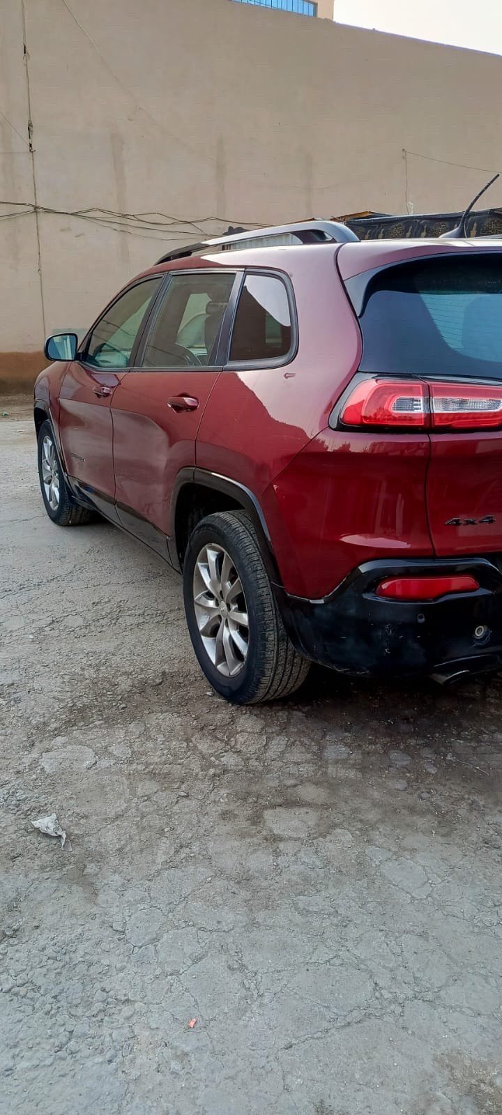 سلام عليكم جيب بزون  مديل 18 رقم بغداد مشروع وطني مكان السياره ميسان