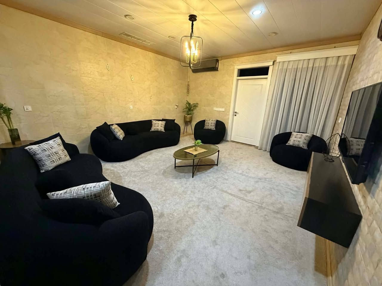 تاخم قفات 8نفر ترکی  8وڕقە مکان اڕبیل 

***********واتساب
