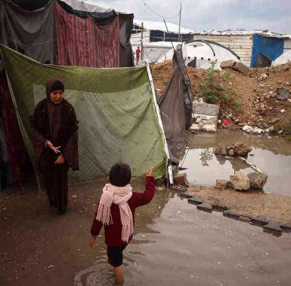 أقصر خطبة للشيخ عبد القادر الجيلاني: لقمة في بطن جائع خير من بناء ألف جامع، وخير ممن كسا الكعبة وألبسها البراقع، وخير ممن قام لله راكع، وخير ممن جاهد للكفر بسيف مهند قاطع، وخير ممن صام الدهر والحر واقع، وإذا نزل الدقيق في بطن جائع له نور كنور الشمس ساطع، فيا بشرى لمن أطعم جائع".
للتبرع والمشاركة والاتصال لاهل غ زة ومحفظات الكترونية داخل العراق وخارجها  ***********
