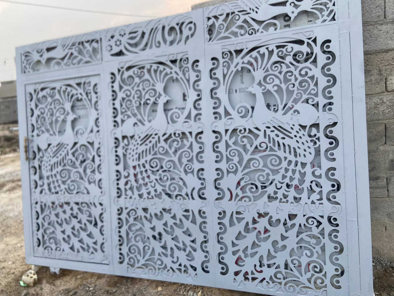 السلام عليكم باب سلايت حديد ثقيل تكمه (تفصال) طول 3متر و23  ارتفاع 2 متر و25   جديد نضيف  بغداد تقاطع النهروان 
300 وبي مجال بسيط ‭0776 393 6175‬ متوفر واتساب
