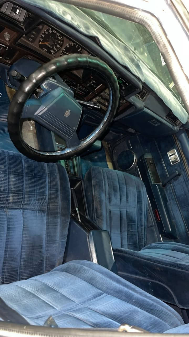 .
تويوتا سوبر  ١٩٨٢ 
سياره صبغ جمالية كفاله تكم دواخل شواصي كفاله عامة رقم بغداد الجديد بسمي هزه جديدة 
محرك جديد VVT مع الكير حجم ٢٥٠٠ 
تخم تاير جديد  
كهربايئات كلها شغلة 
ترايك  للبصرة 
عنواني بغداد 
السعر ٥٥ ورقة
هـ/***********
