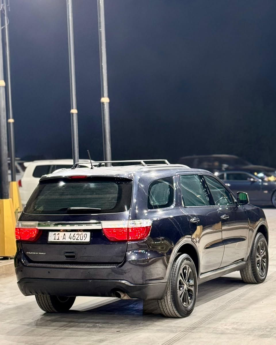 السلام عليكم 
دورنكو 2013 بغداد الجديد باسمي 
السياره بيه طخه جدا خفيفه بقبق الجنطه 
قطعه وحده صبغ 
بدون دواخل 
بدون ايرباك
بصمة ابواب 
بصمة تشغيل 
فتحه سقف
كشن كهرباء
شاشه 
حساس خلفي
كامرا خلفيه
فول تحكم استيرن 
محرك 3600 .. 6V
اي نقص مابيه 
جاهزه من كير ومحرك وحداديه وتخم تاير
وتبريد وتدفئه 
جديده بمعنى الكلمه وخير من الله
السعر 157 وبيه مجال بسيط 
عنواني بغداد 
هاتف : ***********
