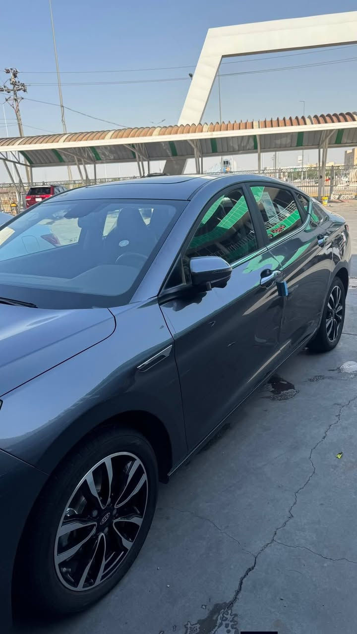 السلام عليكم جاك جي 7
💎Jack G7 
موديل 2025 فول مواصفات
مكينه 1500 تيربو
150 حصان قوة 210 نيوتن/متر
بصمة باب وتشغيل 
ضوء LED وإضاءة ترحيب
الكاميرا 360 درجة
رادار أمامي وخلفي وجانبي
إطارات وعجلات 17
بانوراما
مرآة كهربائية وأوتو.
تبريد مركزى
جلد الوسادة
كشن هيتر
كشن كهربائي
شاشة تسلا
تشغيل أندرويد و iOS
وباقي مواصفات الفول ١/١
ضمان 6 سنوات كير محرك كهربائيات  بالاضافه الى  200,000 كم تبديل دهن وفلاتر مجاني

السعر 135 . مرقم بصره 

✈️مكان السياره// بصرة 
📞للاستفسار ***********
