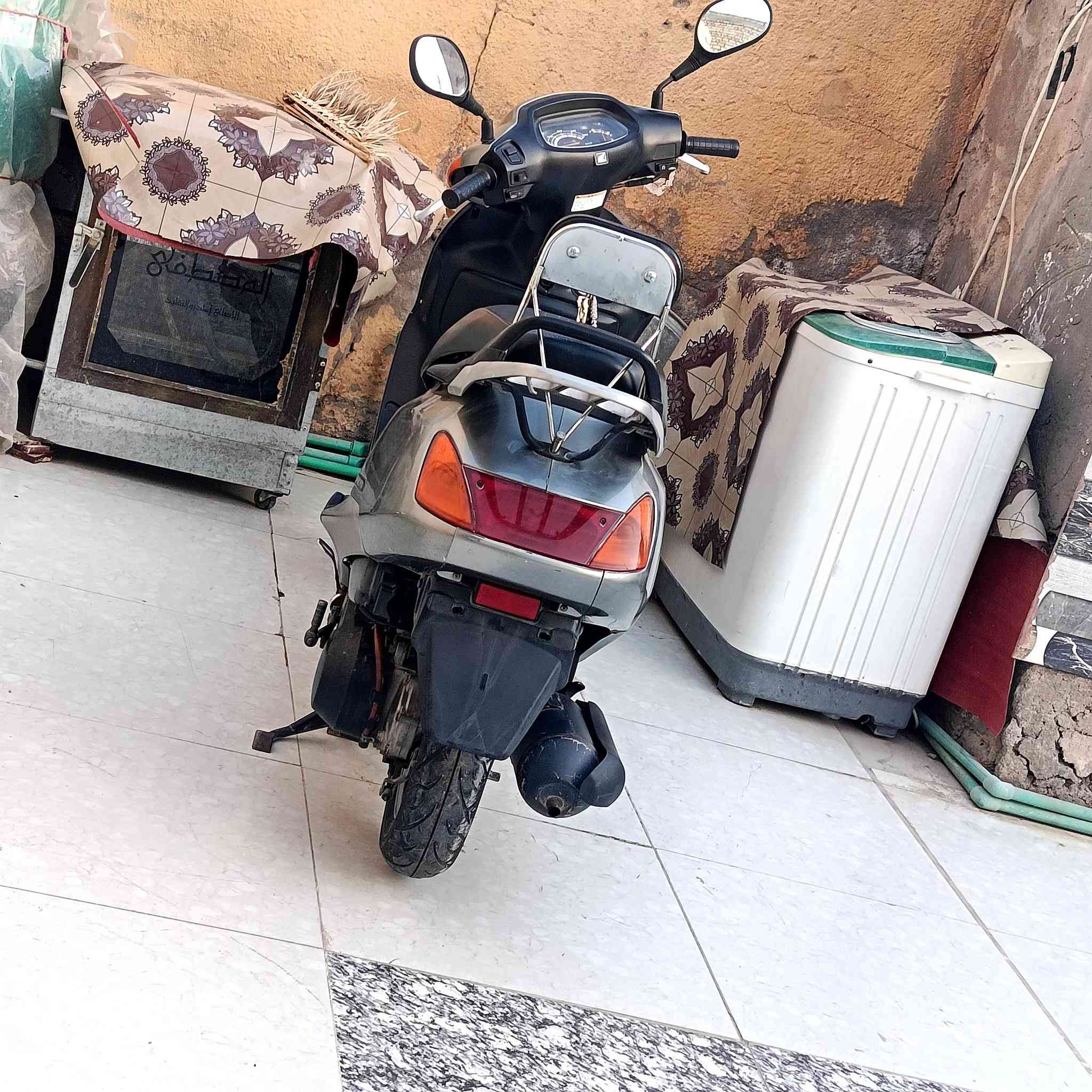 سلام عليكم سبيسي للبيع دراجه حلوه ما مفتوحه وجديد بس بيعه كسر بل كفر الامامي سعر مليون وبيهة مجال بسيط اتصل عل رقم *********** مكاني كوت زويريجات
