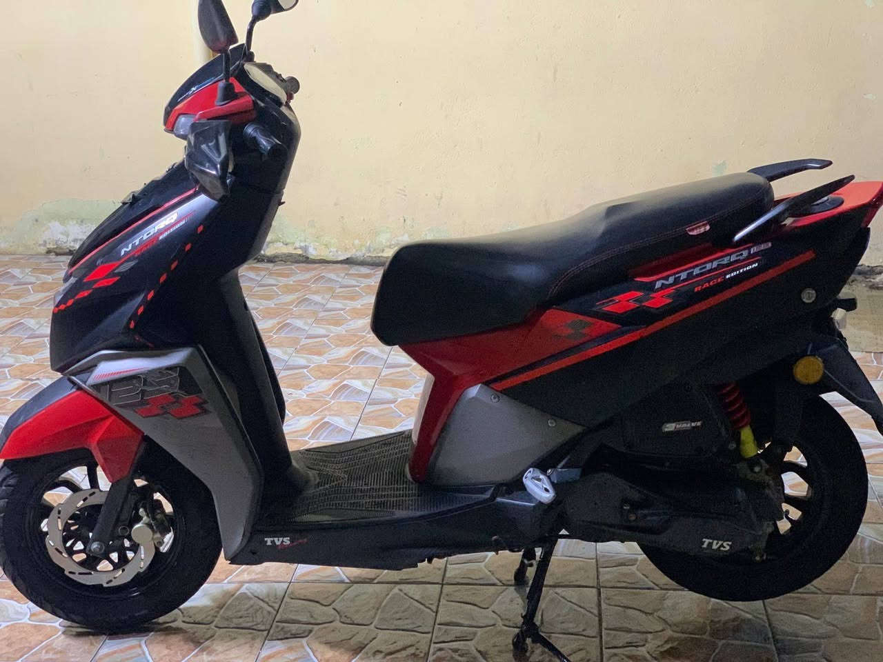 مرحبا شباب دراجه نوع TVS
الدراجه سنويه ارقام كامله 
استفسار ***********
عنوان ديوانيه ال حمد
