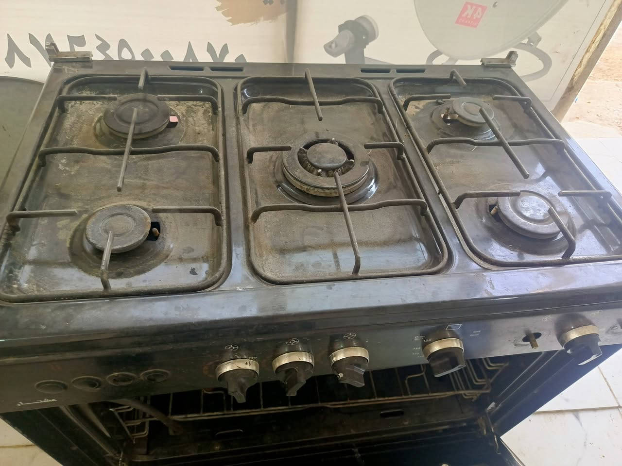 طباخ لبيع سعره 100وبي مجال
***********
