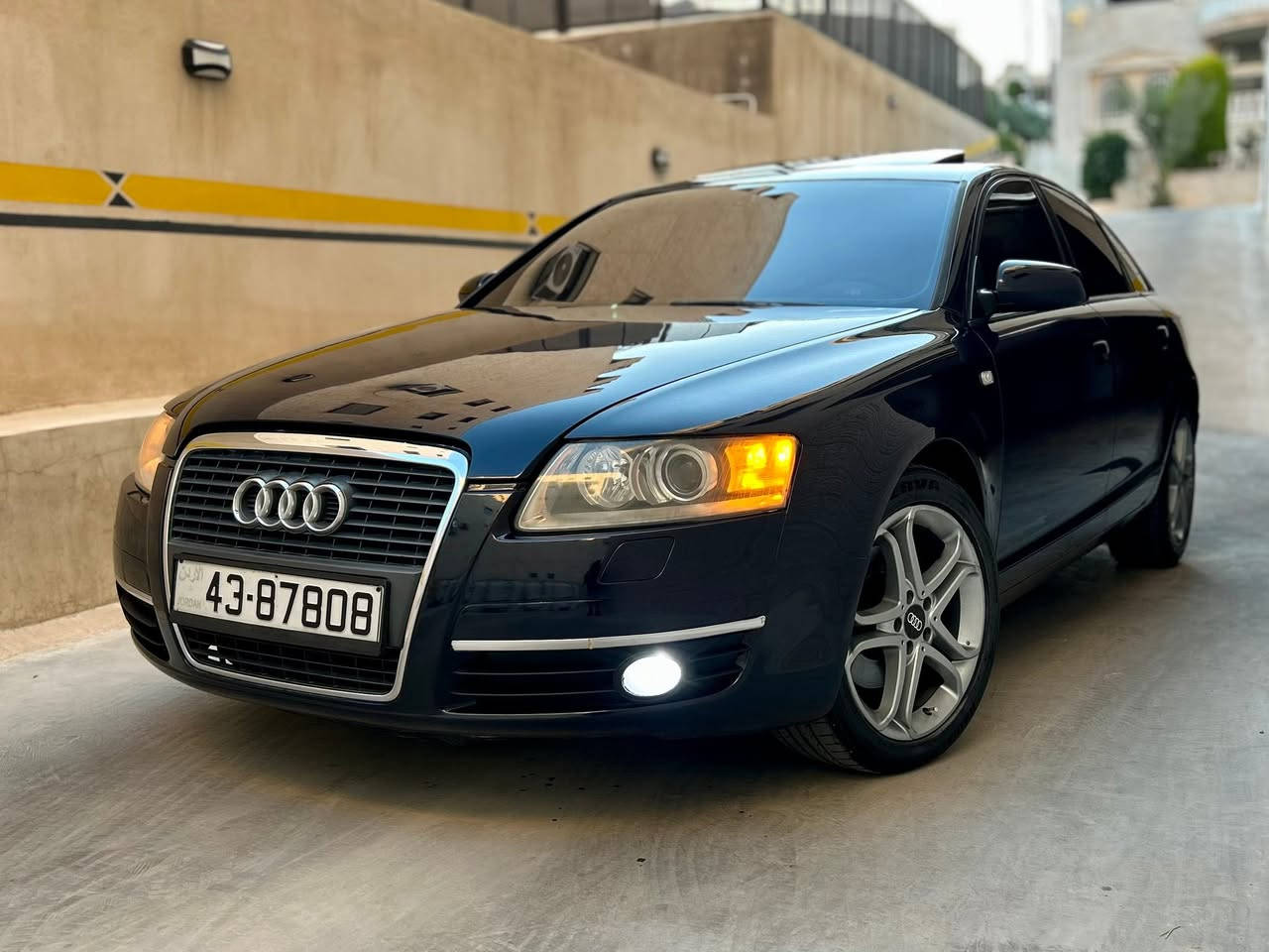 أودي A6 (2006) فحص كامل آعلى صنف 🔝
Audi A6 (C6 generation) 2006 ☑️
فحص السياره : 7 جـــٰـــيــــد ✅ بدون ملاحضات 
[ المحرك والجير ولا ملاحضه بلصلاة عالنبي ]
والميكانيك والكهرباء  ولا ملاحضه ]
 كلشي شغال ميه بالميه على وضع بلادها ✅
-
استخدام شخصي مالك تاني من الوكاله ♦️
 صيانه دوريه آول ب اول ♦️
التواصل : 0791792575

* دهان جديد  آلماني + نانو سيراميك للحمايه
* كوشوك نضيف 
* جنطات اصليه وكاله 
* نضام صوت اصلي مسستم . 
* نظام الدفع الرباعي
* نظام الشاشة والوسائط المتعددة المركزي
* تحكم. طاره شاشة معلومات . 
* التكييف مركزي حامي بارد ميه بالميه . 
* : تحتوي على برنامج الثبات الإلكتروني (ESP)، ونظام منع انغلاق المكابح ( ABS )
فتحه كرستال 3 حركات . 
كراسي كهرباء بالكامل + تدليك للكرسي كامل 
اضوية معدله زينون كشافات زينون
سياره بالصلاة عالنبي وربي يبارك. ل صاحب النصيب 
-
للمعاينه (  عمان المقابلين )
التواصل : 0791792575


**إذا كنت صاحب هذا الإعلان وتريد حذفه لأي سبب، رجاءا أرسل رسالة إلى الدعم الفني**