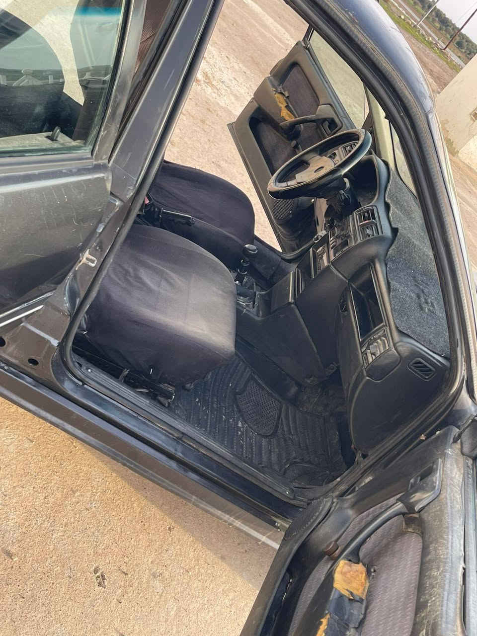 سلام عليكم اوبل فيكترا موديل 89 حجم 20 كير مكينه وكيرشرط  ويل كب سنوية خضرة تحويل اوكالة بيه كابون بانزين السعر  27 وبي مجال *********** اتصل أو واتساب
