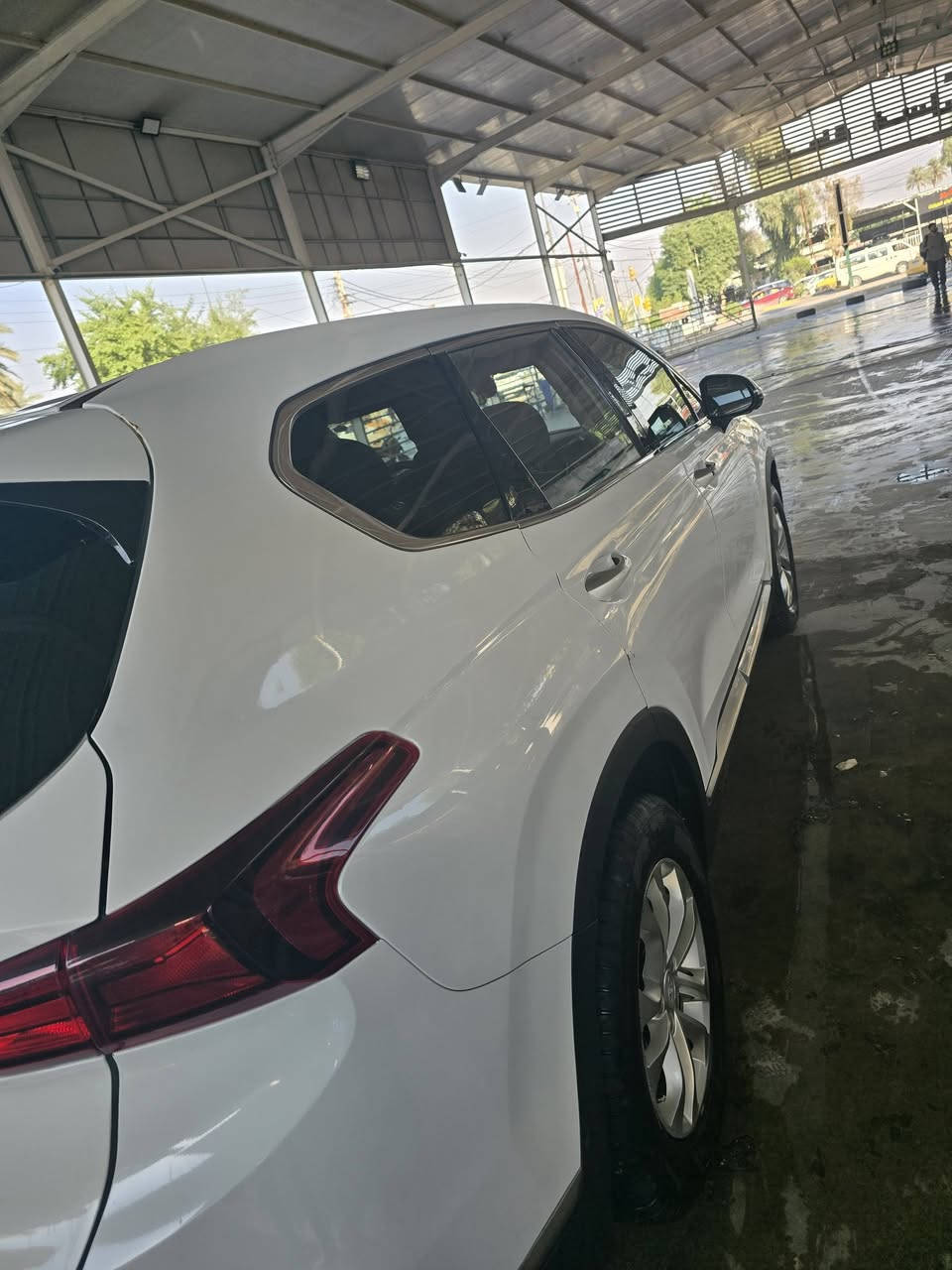 سنتافي موديل ٢٠٢٠ وارد أمريكي لون ابيض
رقم سليمانية الجديد
ايرباكات سليمة
ماشية ٧٤ الف ميل 

مواصفاتها:
📍٤ سلندر محرك ٢٤٠٠ GDI
📍عدادات دجيتل إلكترونية
📍إشارة بالمري
📍نقطة عمياء بالمري
📍رادار امامي خلفي ومانع تصادم
📍بصمة
📍شاشة كبيرة
📍كشن مخمل
📍كرسي السائق كهرباء
📍كرسي السائق والراكب تدفئة
📍قطعتين تبريد
📍تحديد مسار 
📍 نظام توقف بالازدحام AUTO HOLD
📍كاميرا خلفية 

حادث السيارة طخة بسيطة بالصندوق نتج عنه صبغ نصف الصندق فقط
اضافة إلى صبغ في البنيد والجاملغ الايمن نتيجة سرقة (بدون حادث) 

السعر: 173 ورقة   
مكان السيارة : مجمع بوابة الكاظمية ( الصابيات) 

للاستفسار : ***********
