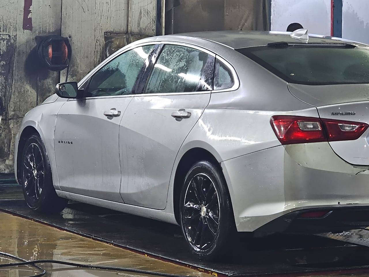 سلام عليكم شباب
مكلف بالنشر
سيارة ماليبو Lt
فول بصمات 
قطعتين تبريد
 موديل ٢٠١٨ رصاصي رقم اربيل
 تريد وكالة تريد تحويل صاحبها موجود . 
السيارة وصور الحادث موضحة امامكم . سيارة مرتبة ونظيفة وحادثها بسيط بدون دواخل وما ناقصها شي .
السعر : ٩٦ ورقة
ويمكنكم التواصل مع صاحب السيارة : *********** بغداد, العراق
