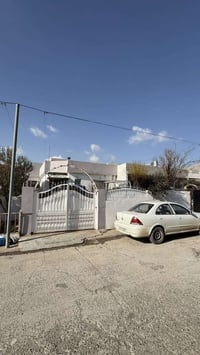 کۆمپانیای نەوزاد • ٢٣٠م • غرفتين