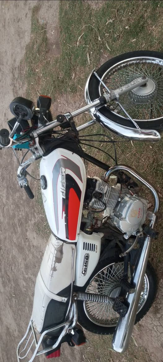 السلام عليكم دراجه تايجر للبيع 20 اوراق صولي مكاني سيطره الاثار السعر 380 رقم الهاتف ***********
