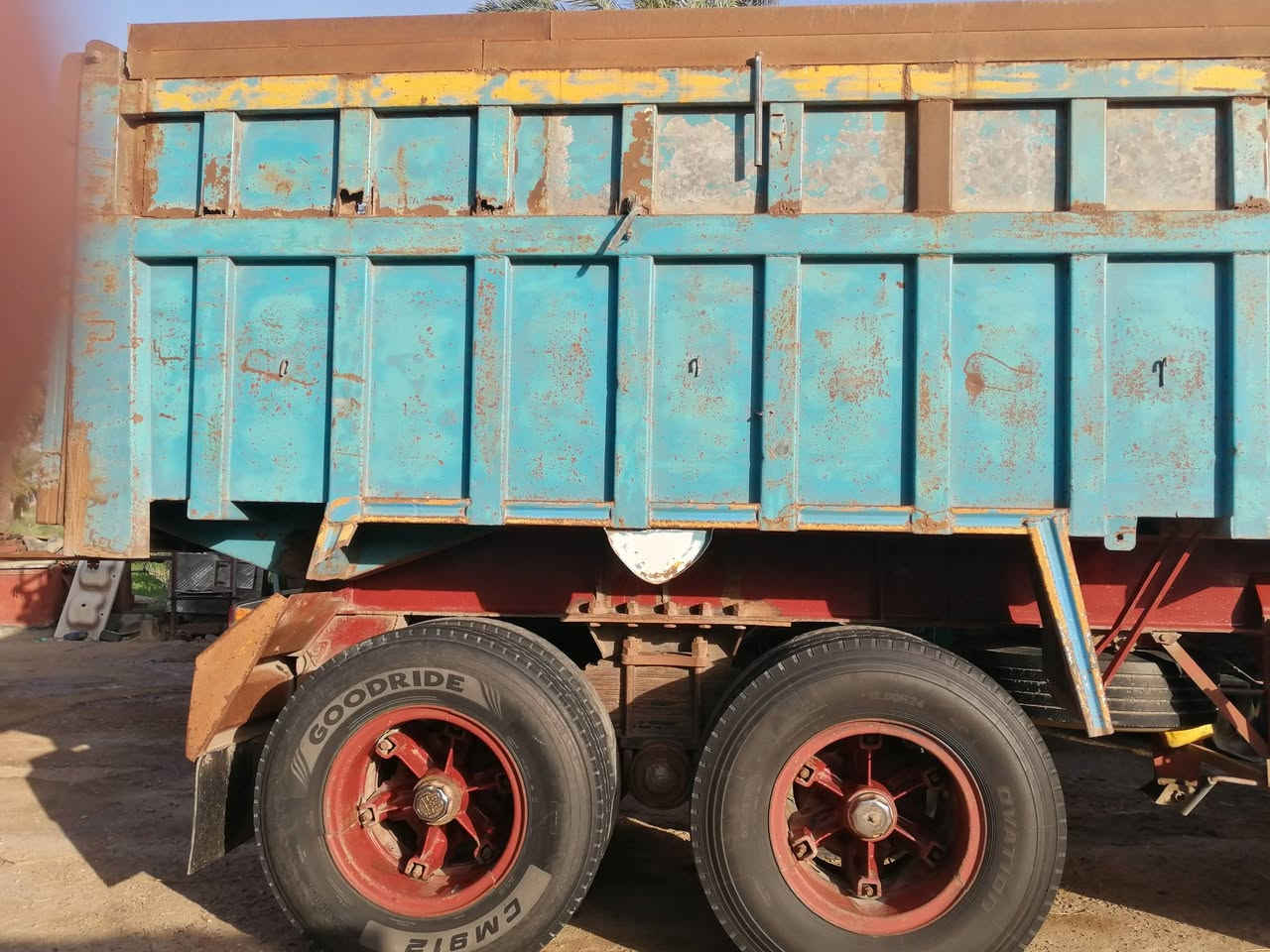 السلام عليكم عربانه المانيه البيع ربطه 16 ودناكير 14 ذرعه 30 طولها 7وربع   بيها تايرات مال وكفه كاملات مكان العمارة
***********
اني مكلف بنشر
