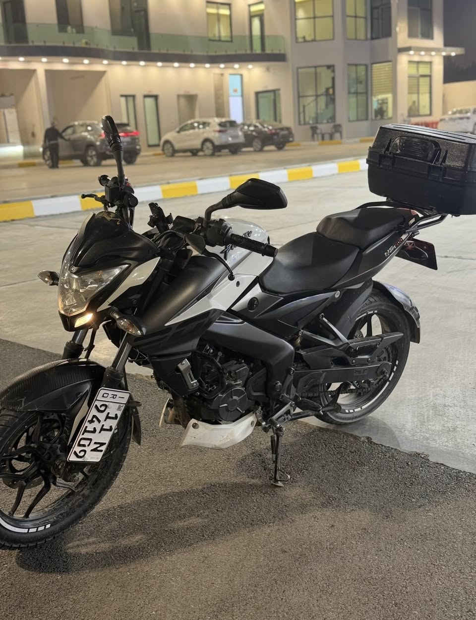 السلام عليكم شباب بولسر ns200 للبيع ماشيه 24 الف جديده بمعنى الكلمه على ايدي استخدام شخصي ممفتوحه كفاله مكاني بغداد العامريه ***********وتساب ورقم
