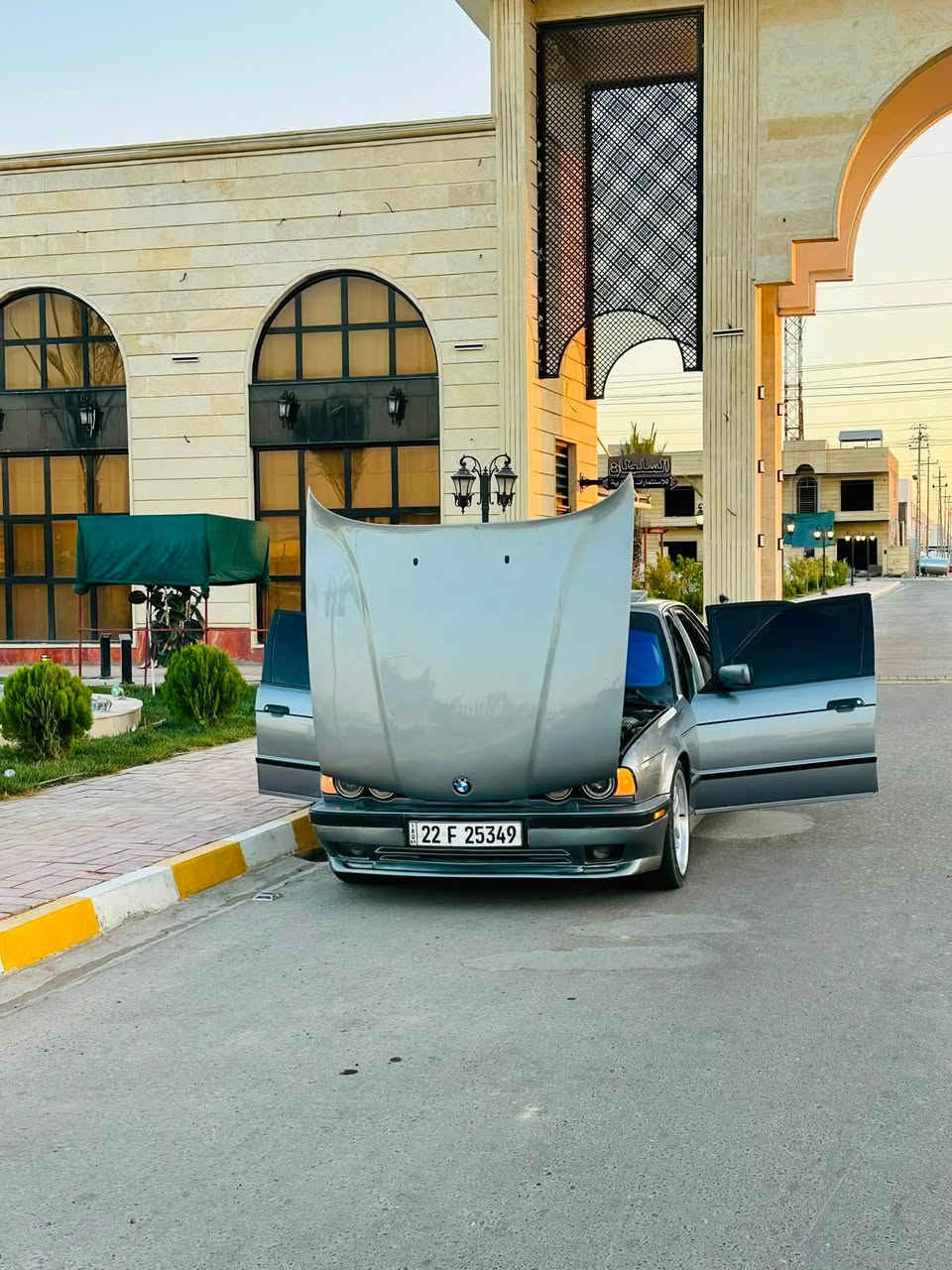السلام عليكم الحلال للبيع 525اصل وفصل رقم اربيل باسمي تحويل ثاني يوم 

محرك كير شرط لاتنقيص ولاتبخير مسكر فانوس 
تبريد تدفئه شغال تبريد ثلج 
دعاميه امامي خلفي M
ويل وتخم تايرات جديد M
مصبوغه جماليه بدون حادث 
موديل 1992
سلايت طكات 
دبل جكمجه 
داخل مخمل بلادي 
بطاين صاج 
دركه تحكمات 
صدر امامي خلفي جديد من كلشي منفوض 
لون نفطي سنويه إلى 2031
بجم عريض السياره 
كلشي بيها شغال مناقصها برغي مكان السياره تكريت شراي اتصل ***********
